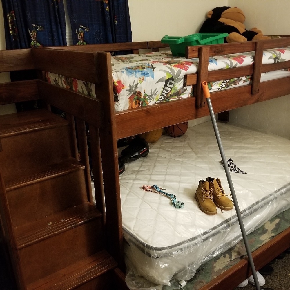 Bunk bed